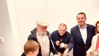 Wir gehen den Mieten auf den Deckel
© www.mieterbund-bonn.de Wir gehen den Mieten auf den Deckel
© www.mieterbund-bonn.de